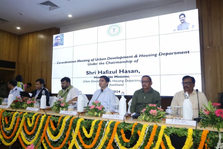 योजनाओं को धरातल पर उतारने के लिए तीव्र गति से करना होगा काम : हफ़ीज़ुल हसन