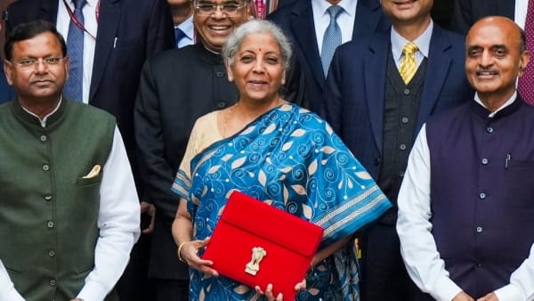 वित्त मंत्री निर्मला सीतारमण आज लगातार 7वीं बार पेश करेंगी बजट, देखें 10 बड़ी बातें।