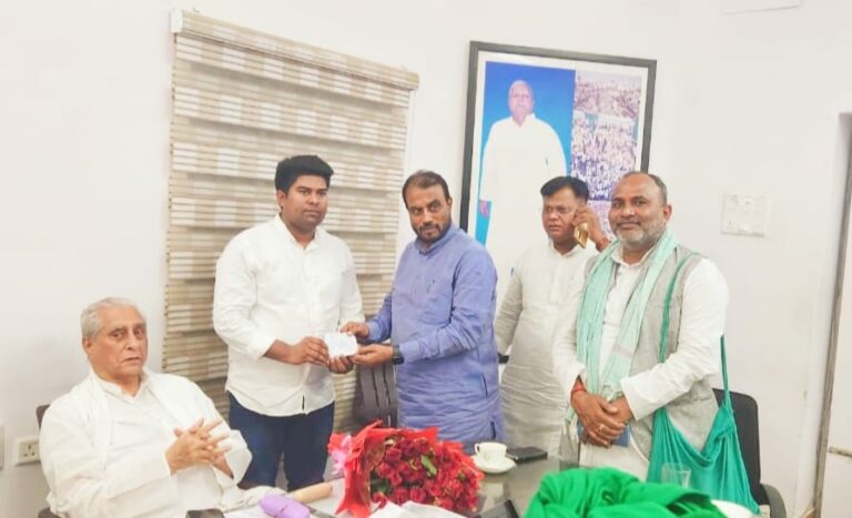 राजद नेता सुबोध पासवान को राजद का बनाया क्रियाशील सदस्य।