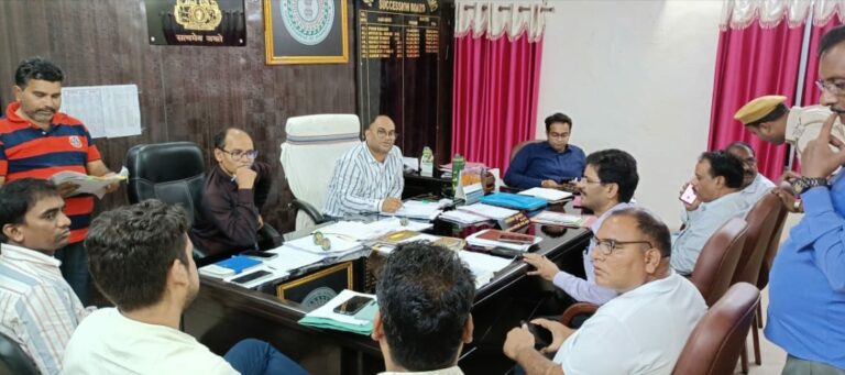 अनुसूचित जनजाति एवं वन क्षेत्र निवासी गैर परंपरागत एवं परंपरागत वन निवासी को पट्टा देने को लेकर अनुमंडल स्तरीय वन अधिकार समिति की बैठक की गई ।