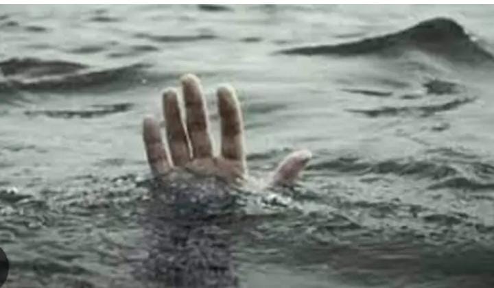 तालाब में स्नान करने के दौरान सीसीएल कर्मी डूबा, खोजबीन जारी।