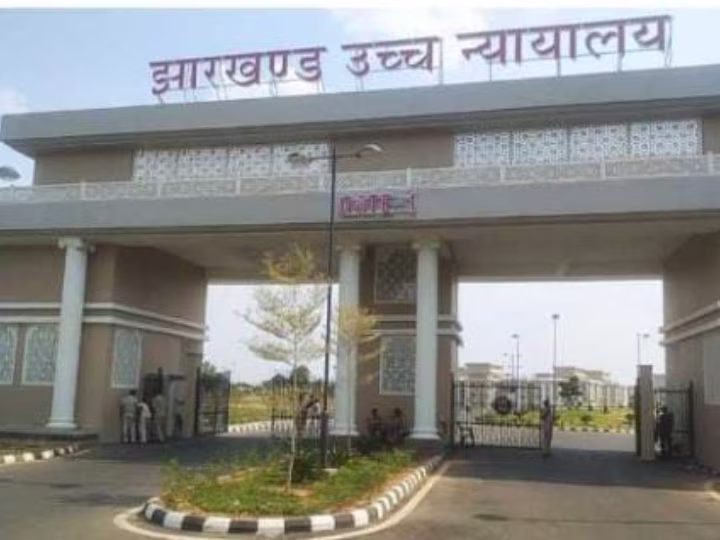 विरोध प्रदर्शन में फंस गए हाईकोर्ट के जज, तो डीजीपी से लेकर एसपी को बुलाया कोर्ट, दे डाले ये सख्त निर्देश