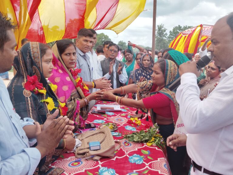 नौडीहा बाजार के सरईडीह पंचायत में लगा सरकार आपके द्वार कार्यक्रम 