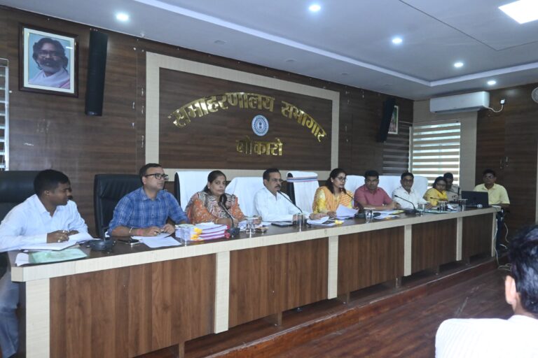 लक्ष्य अनुरूप प्रदर्शन में सुधार लाएं सभी बीडीओः उपायुक्त