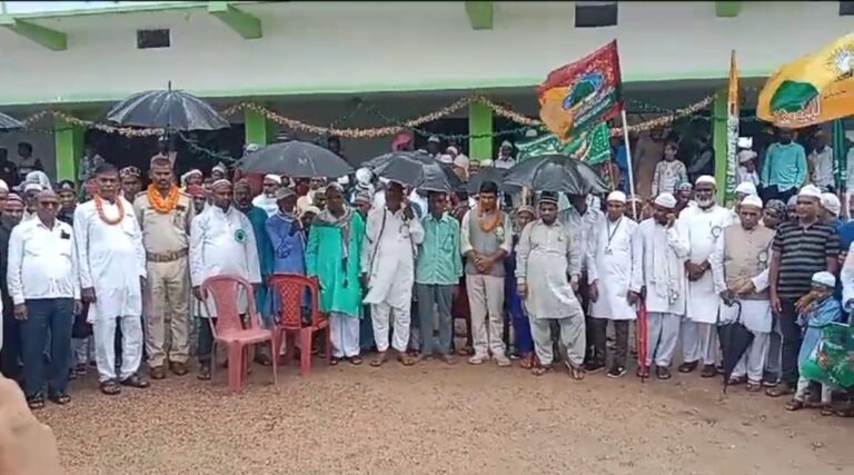 ईद मिलाद-उन-नबी की निकाला गया जुलूस ,हजारों मुस्लिम समुदाय के लोग हुए शामिल।