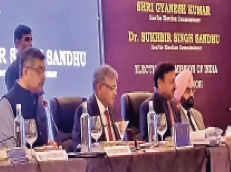 झारखंड में आगामी विधानसभा चुनावों के लिए चुनाव आयोग ने की चुनाव तैयारियों की समीक्षा