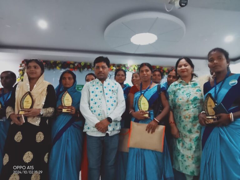 उपायुक्त के निर्देशानुसार जिला स्तरीय स्वच्छता पखवाड़ा का समापन सह सम्मान समारोह का किया आयोजन….