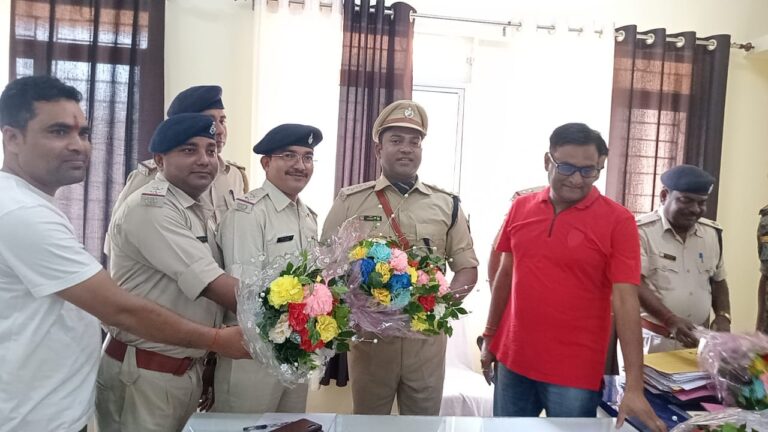 सिमरिया के छठे अनुमंडल पुलिस पदाधिकारी के रूप में प्रदीप कुमार ने लिया प्रभार।