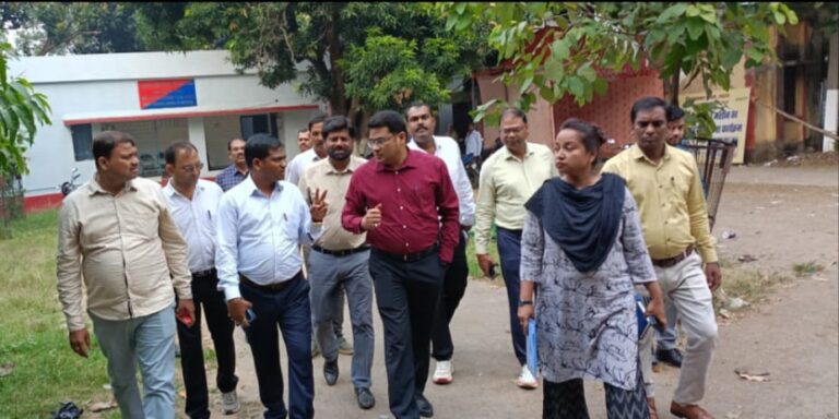गोमिया निर्वाची पदाधिकारी और बेरमो निर्वाची पदाधिकारी द्वारा संयुक्त रूप से सभी राजनीतिक दलों के स्थानीय कार्यकर्ताओं के बैठक