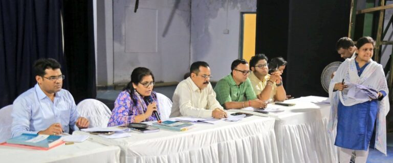 मतदान प्रतिशत बढ़ाने में बीएलओ की भूमिका अहमः डीईओ सह डीसी।