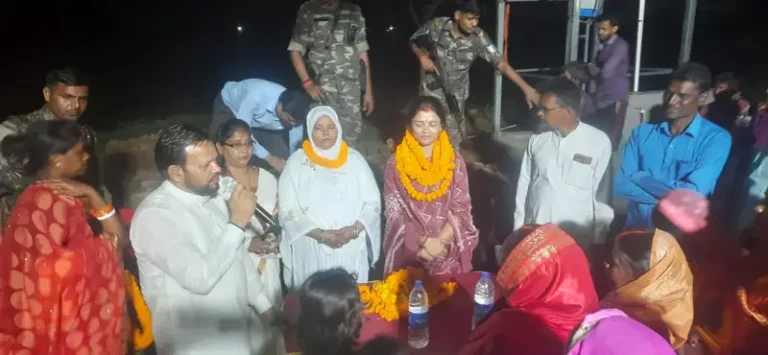 Bermo MLA wife Anupama Singh conducted public relations campaign in Khetko