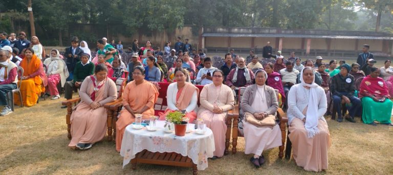 कार्मल स्कूल बोकारो थर्मल में ग्रैंडपेरेंट्स दिवस का भव्य आयोजन।