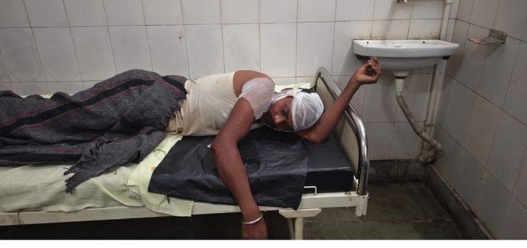 ब्लॉक मोड नईपारम के पास हाइवा मोटरसाइकिल की सड़क दुर्घटना दो घायल