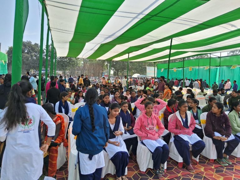 रोजगार मेले में 48 अभ्यर्थियों का हुआ चयन, ऑन स्पॉट 12 को मिला नियुक्ति पत्र, 1306 अभ्यर्थी हुए शार्टलिस्टेड।