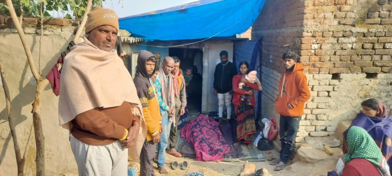 कड़ाके की ठंड से टंडवा में एक गरीब मजदूर का मौत।
