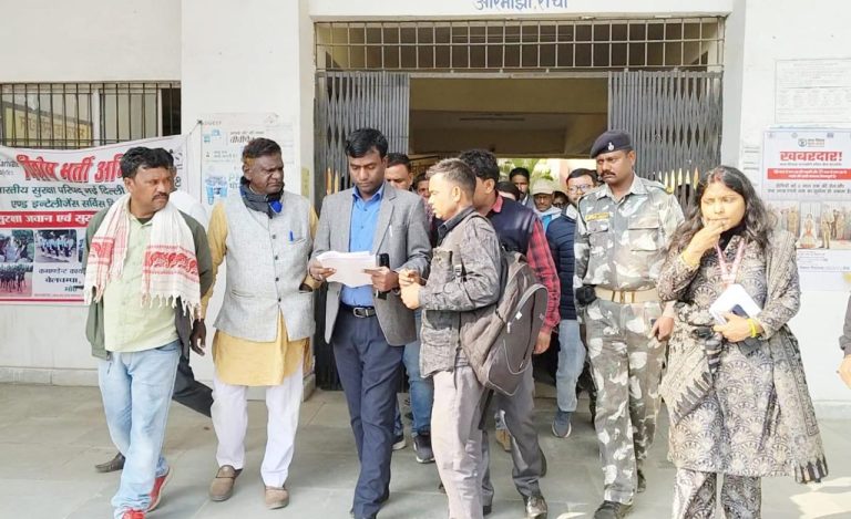 राँची उपायुक्त मंजूनाथ भजन्त्री ने किया ओरमांझी प्रखण्ड सह अंचल कार्यालय का औचक निरीक्षण, 