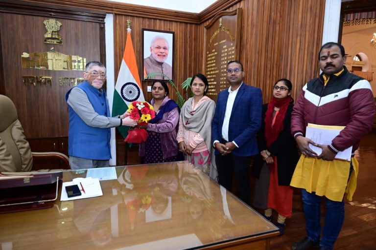 अतिथि शिक्षकों के साथ न्याय की खातिर संघ का प्रतिनिधि मंडल कुलपति से मिला: डॉ. धीरज