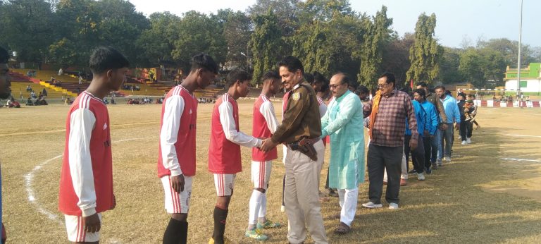 बोकारो थर्मल में तीन दिवसीय लक्ष्मण मेमोरियल फुटबॉल टूर्नामेंट का आयोजन।
