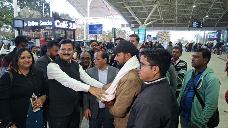 मुख्यमंत्री के निर्देश पर कैमरून में फंसे झारखण्ड के 47 प्रवासी श्रमिकों में से 11 श्रमिक की सुरक्षित वापसी।