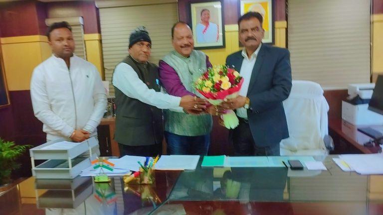 आरसीएमयू का प्रतिनिधिमंडल सीसीएल सीएमडी से मिला।