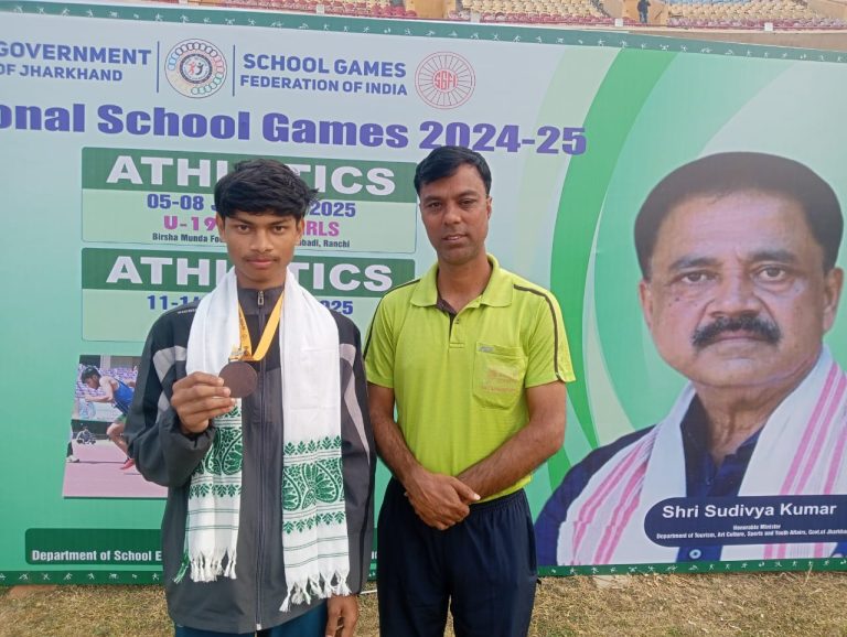 नेशनल एथलेटिक्स प्रतियोगिता के अंडर-14 इवेंट में बोकारो के उपेन्द्र कुमार ने ब्रोंज मेडल जीता….