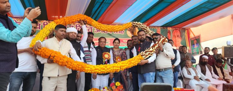 शहीद शेख भिखारी एवं टिकैत उमरांव सिंह की शहादत दिवस कामता में मनाया गया।