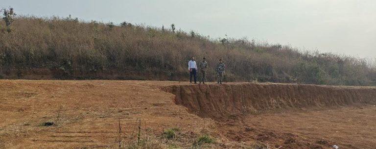 खनन टीम ने सिजुआ पहाड़ी क्षेत्र का किया निरीक्षण, कराई मापी।