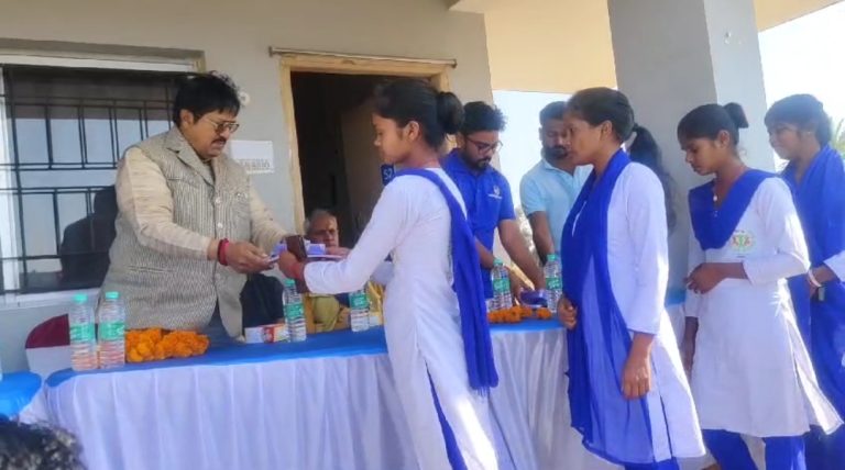 सम्मान समारोह का हुआ आयोजन खागा आईटीआई कॉलेज