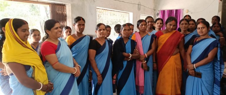 जल सहिया ने पेयजल स्वच्छता विभाग तेनुघाट के कार्यपालक अभियंता कार्यालय में प्रदर्शन किया।