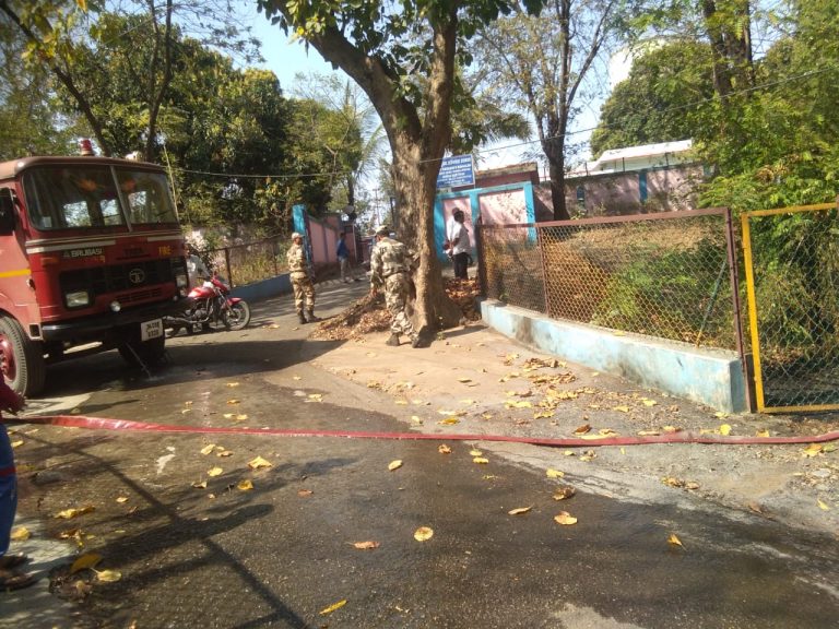 शिमला हाउस के बगल जंगल मे लगी आग।