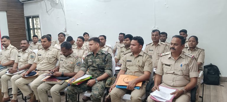होली, रामनवमी और ईद को सौहार्दपूर्ण वातावरण में मनाने के लिए पुलिस प्रशासन ने सुरक्षा तैयारियां तेज कर दी हैं।  