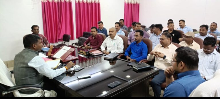 तेनुघाट में एसडीओ की बैठक: होली, ईद और रामनवमी को लेकर सुरक्षा व्यवस्था पुख्ता