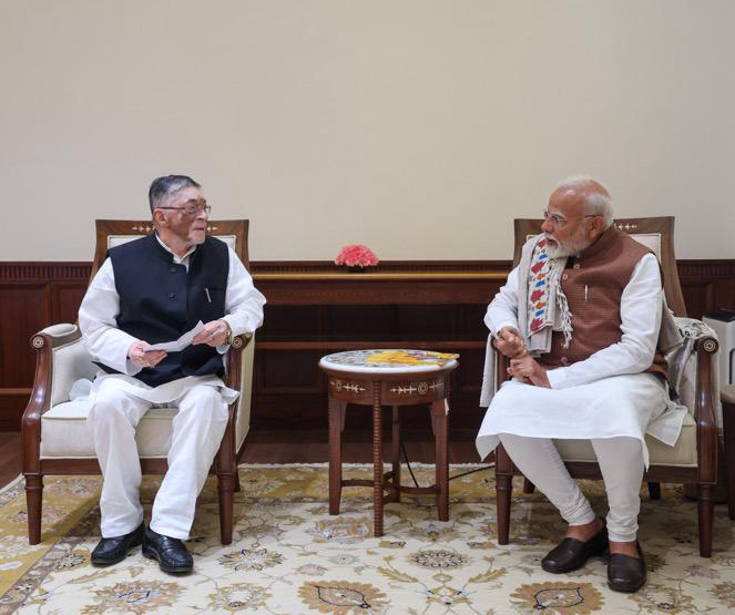 राज्यपाल श्री संतोष कुमार गंगवार ने आज  प्रधानमंत्री श्री नरेंद्र मोदी जी से नई दिल्ली में शिष्टाचार भेंट