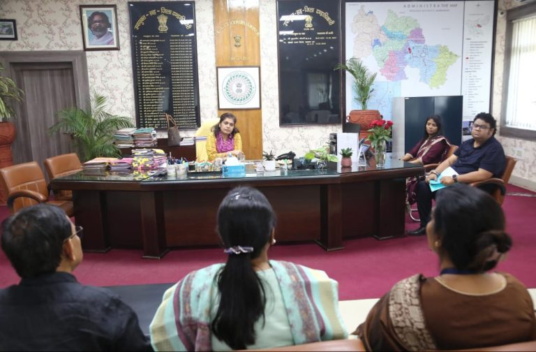 बर्न यूनिट संचालन के दिशा में करें कार्रवाई, स्वास्थ्य सुविधाओं को करें बेहतरः उपायुक्त