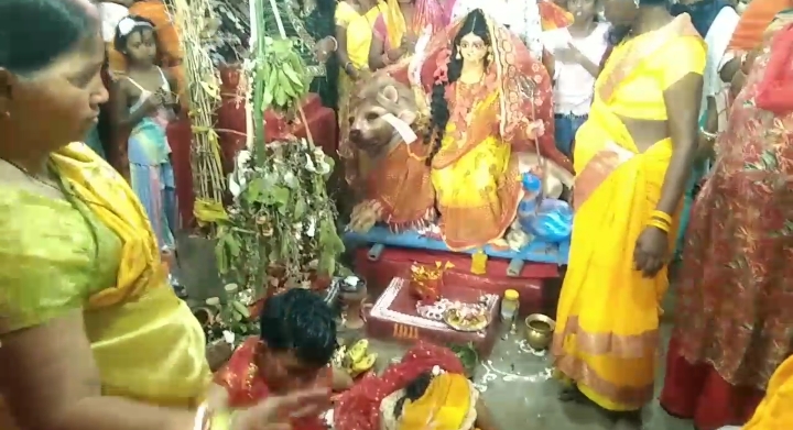 बोकारो थर्मल में मंगला माई की पूजा का आयोजन: श्रद्धालुओं ने किया जलाभिषेक और बलि चढ़ाई