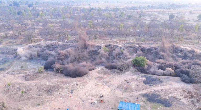 गोमिया के संरक्षित वनों में अवैध कोयला खनन पर बड़ी कार्रवाई, देखें वीडियो…..