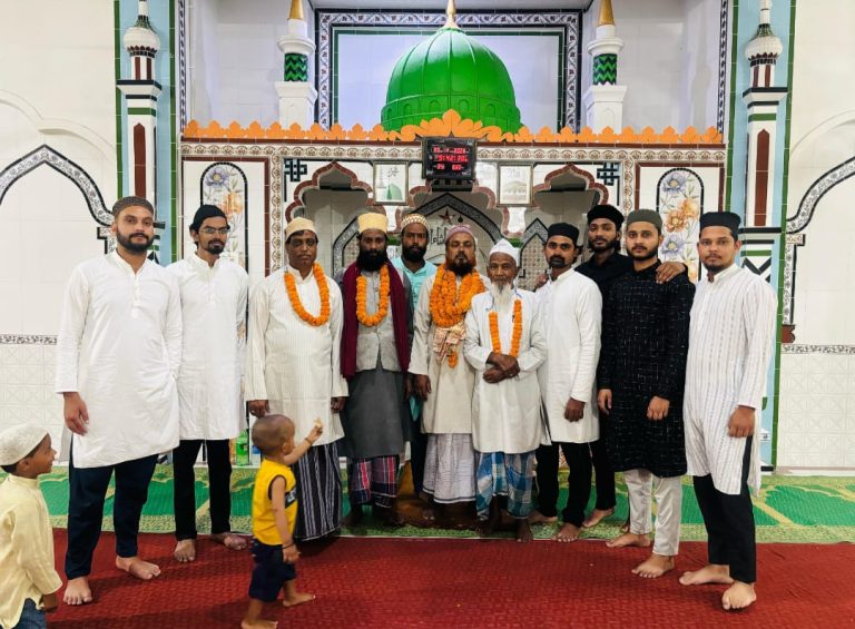 मुस्लिम धर्मावलंबियों ने अकीदत के साथ अदा की रमजान उल मुबारक के अलविदा जुम्मे की नमाज