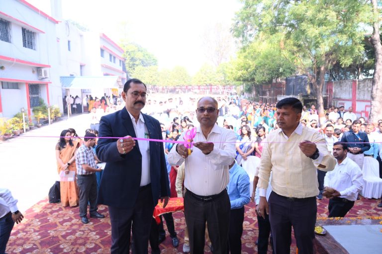 डी ए वी कथारा में तीन दिवसीय सेमिनार का शुभारंभ