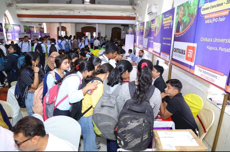 सेंट कोलम्बा महाविद्यालय में “करियर कॉन्क्लेव – 2025” एजुकेशन फेयर का भव्य आयोजन