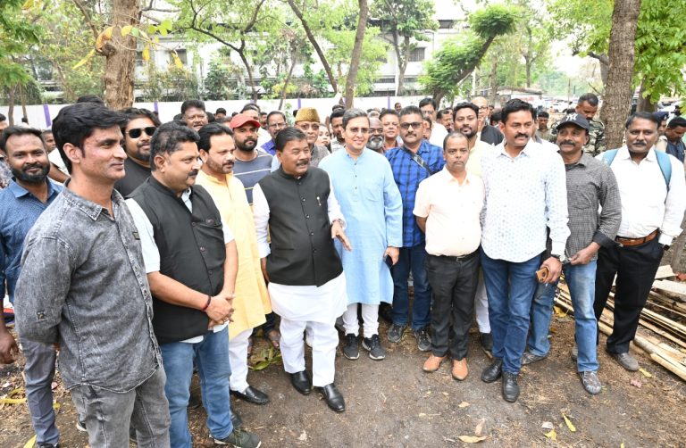 पूर्व मंत्री बंधु तिर्की और पूर्व विधायक सौरव नारायण सिंह ने दिया आश्वासन, प्रार्थना स्थल होगा पुनर्निर्मित