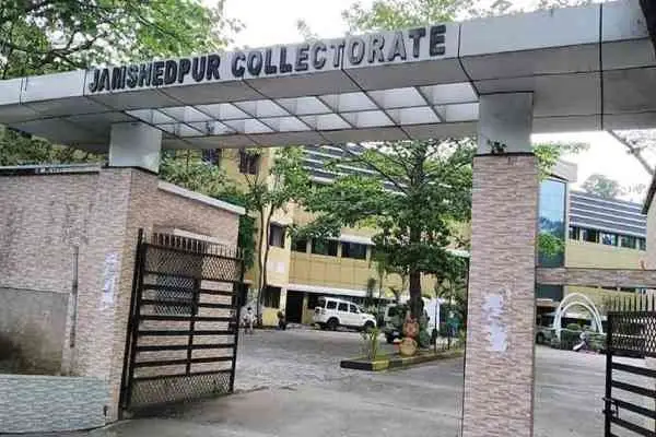 अवैध खनन के नामजद अभियुक्तों को शीघ्र गिरफ्तार करें- ADC