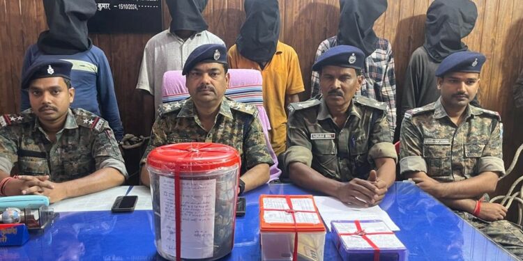 लातेहार पुलिस को मिली बड़ी सफलता, हिंसक वारदात को अंजाम देने से पहले TSPC के 5 नक्सलियों को किया गिरफ्तार
