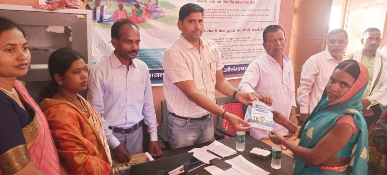 हर टोला, हर परिवार, हर सेवा” के संकल्प के साथ टंडवा में विशेष शिविर, जनसमस्याओं का मौके पर समाधान