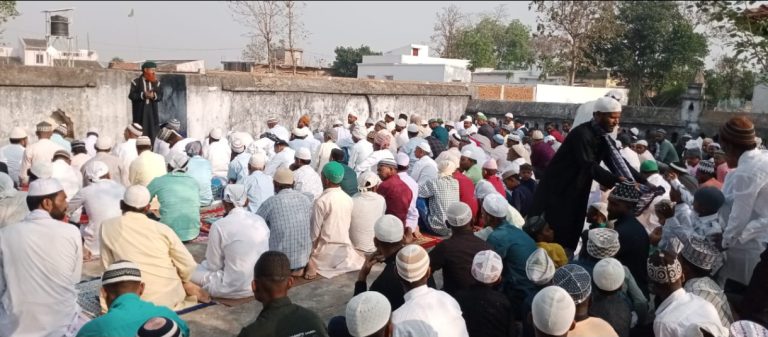 ईद उल फितर हर्षोल्लास के साथ अदा की गयी,