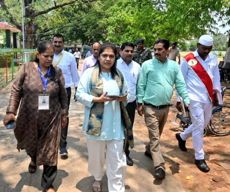 नीट (यूजी) परीक्षा 2025 को लेकर उपायुक्त ने विभिन्न परीक्षा केंद्रों का जायजा लिया।