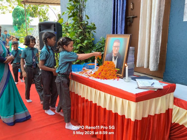 संत थॉमस स्कूल के संस्थापक के जयंती के शुभ अवसर पर विद्यालय का स्थापना दिवस कार्यक्रम का आयोजन किया गया।