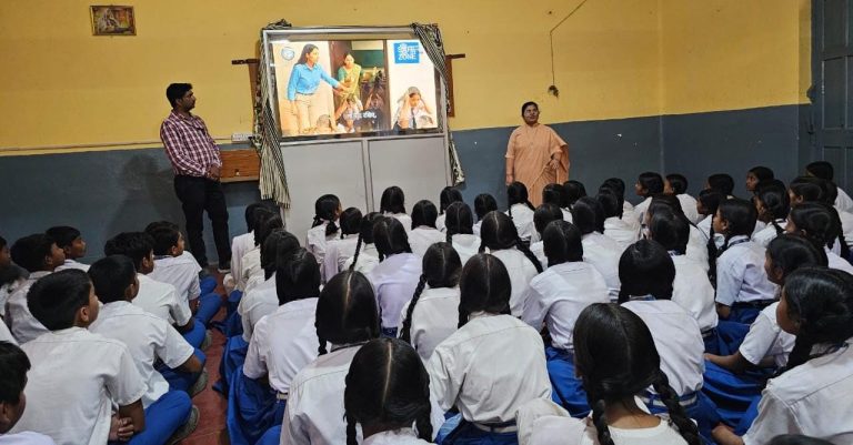 कार्मेल उच्च विद्यालय, बोकारो थर्मल में वर्चुअल माध्यम से मॉक-ड्रिल की दी गई जानकारी ।