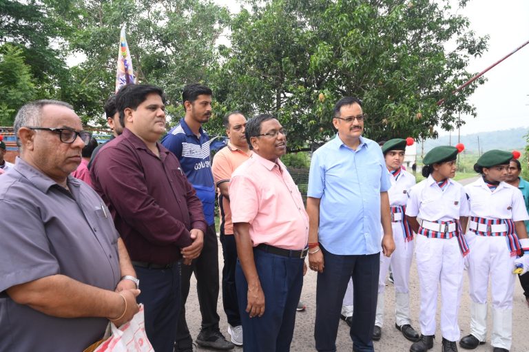 फिट इंडिया एवं ‘खेलो इंडिया’ के संयुक्त तत्वाधान में डीएवी कथारा के बच्चों ने निकाली साइकिल रैली   