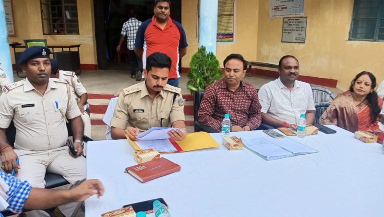 पतरातू थाना में बकरीद को लेकर शांति समिति की बैठक संपन्न ।