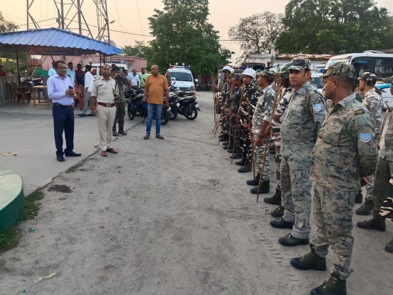 सदर थाना पुलिस ने बकरीद को लेकर शहर में किया फ्लैग मार्च।